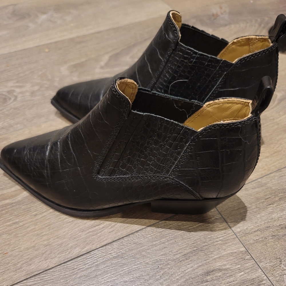 Oak+Fort Snakeskin Boots